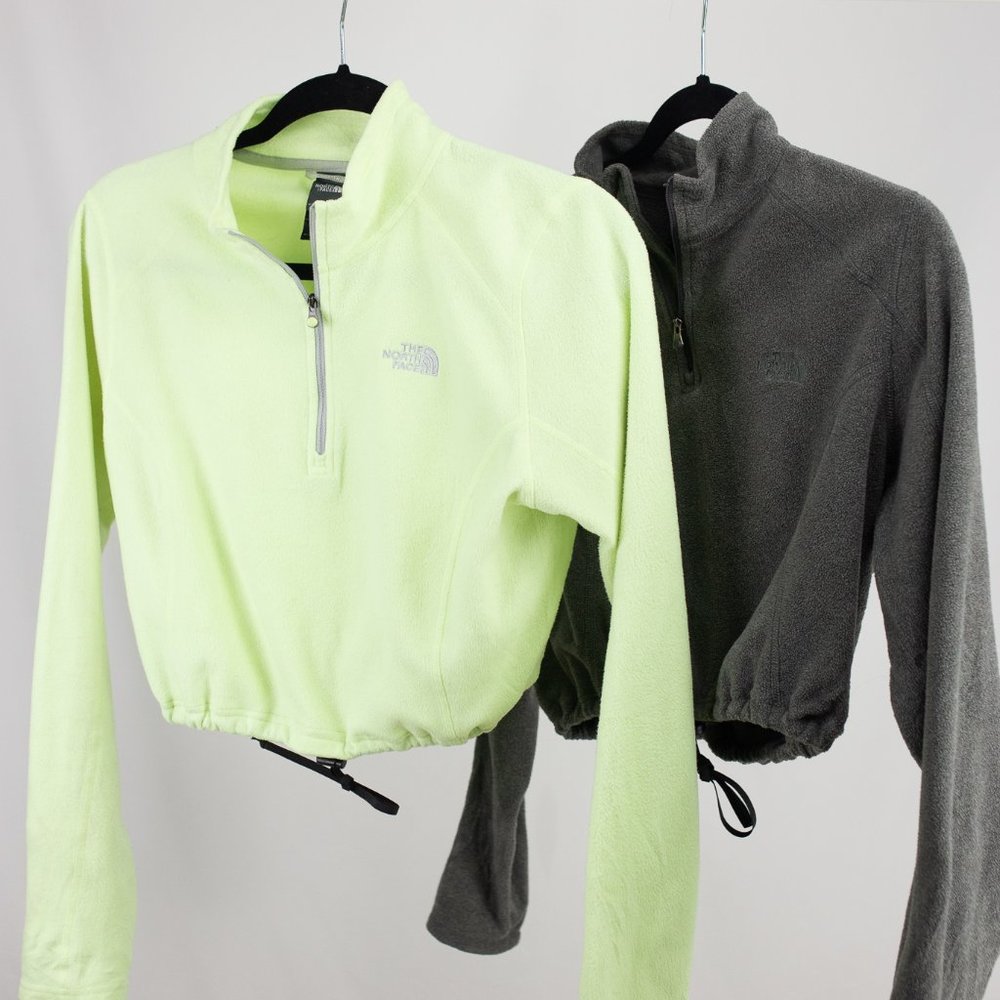 CROPPED HALF-ZIP SWEATSHIRT (THE NORTH FACE)